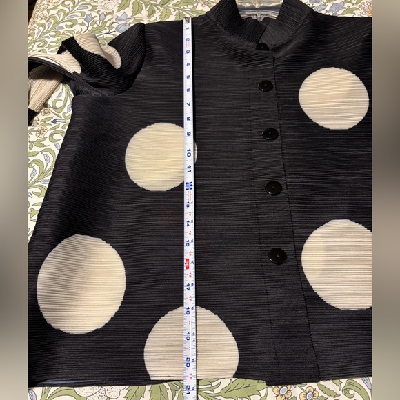 Neslay Black and Cream Polka Dot Accordion Material Jacket from Paris - Picture 8 of 11